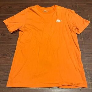 Nike Men's Orange T-Shirt